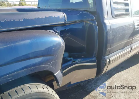 1999 Chevrolet Silverado 1500 Ls z USA, uszkodzony, nr VIN 2GCEC19T2X1204782